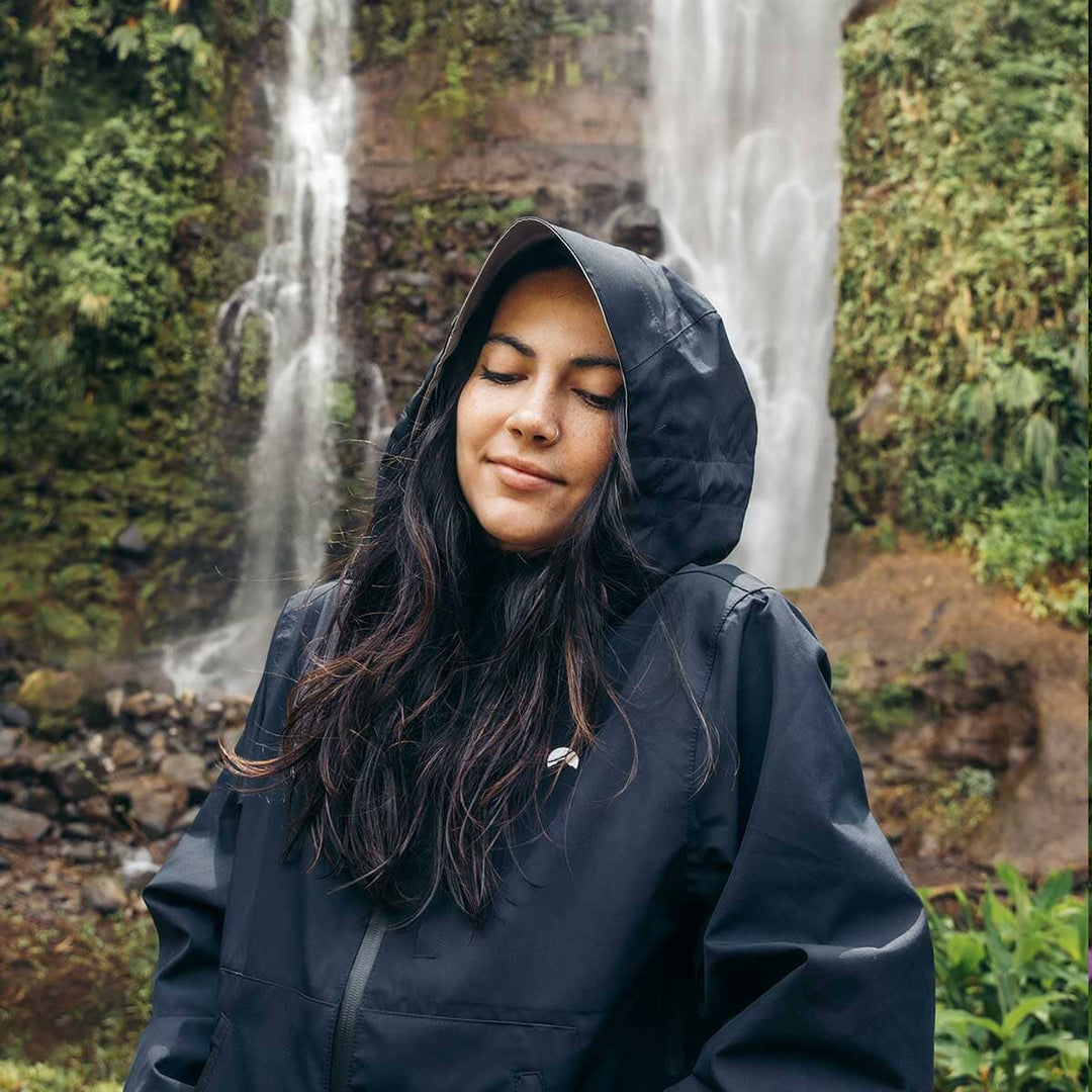 Jacket impermeable Armadillo - Mujer La Fiebre de Viajar