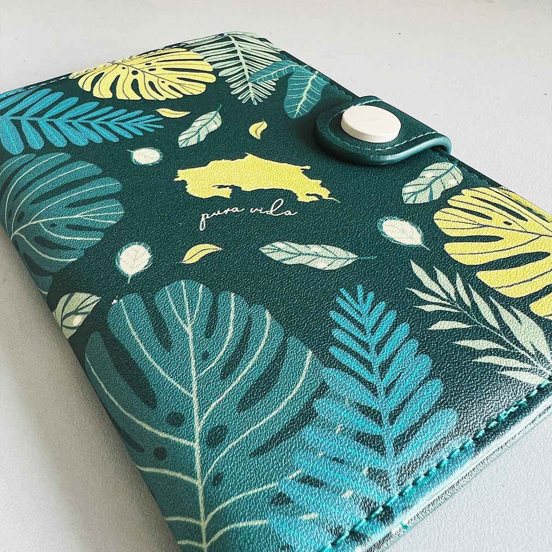 Porta pasaporte Abrazo del Bosque La Fiebre de Viajar