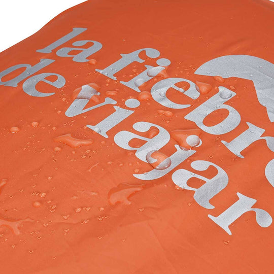 Cobertor impermeable para mochila La Fiebre de Viajar 