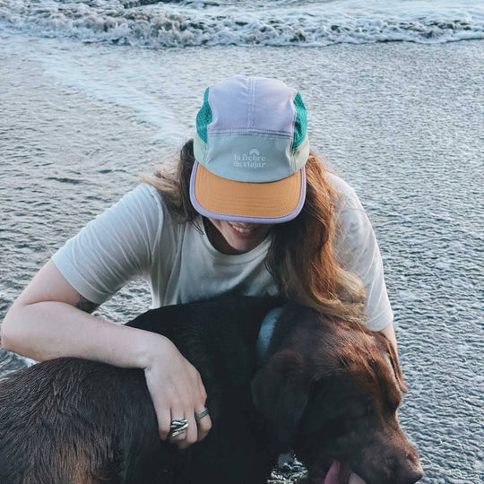 Gorra para Senderismo Ceiba – Ultraliviana y Secado Rápido La Fiebre de Viajar 