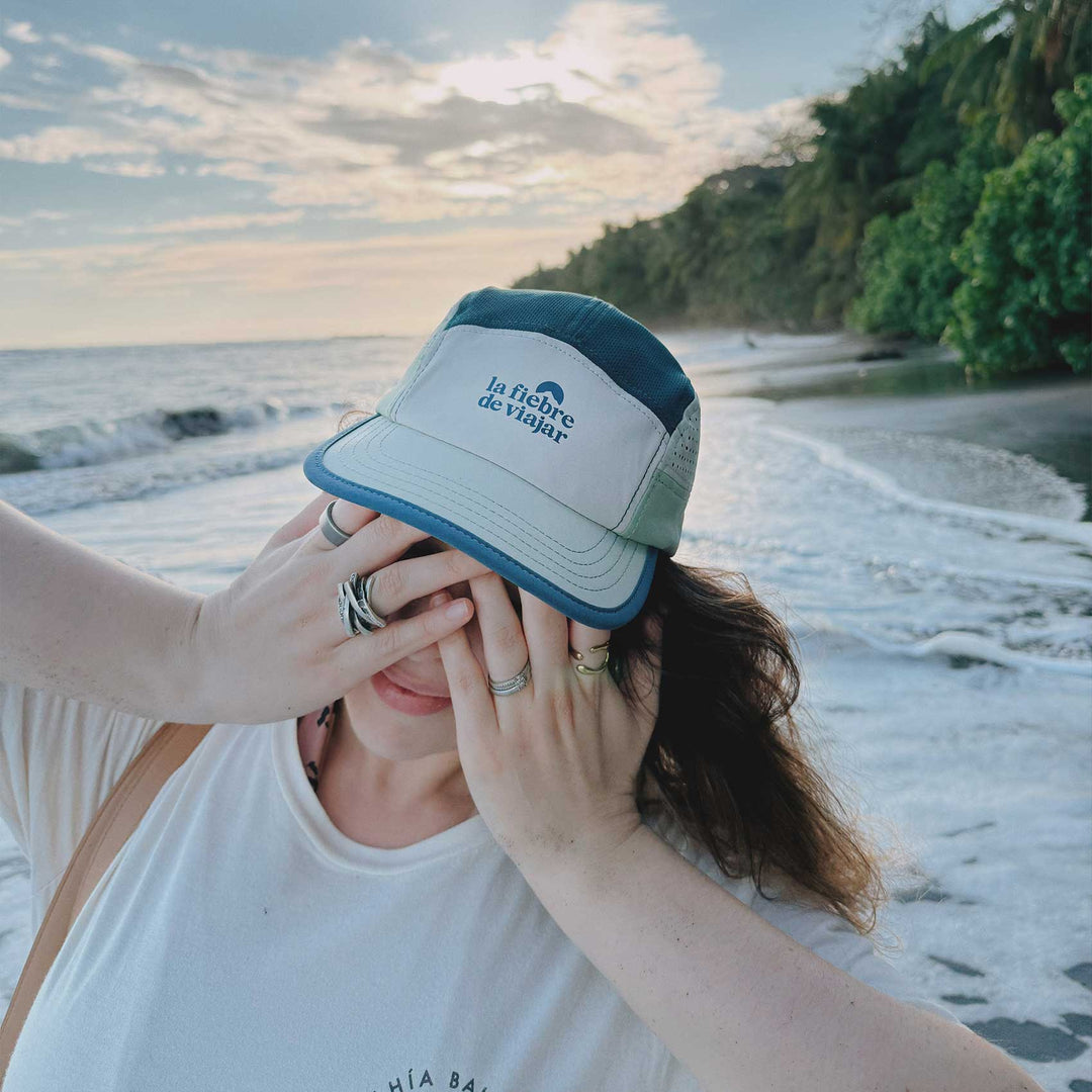 Gorra para Senderismo Ceiba – Ultraliviana y Secado Rápido La Fiebre de Viajar 