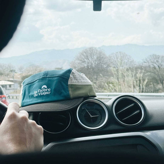 Gorra para Senderismo Ceiba – Ultraliviana y Secado Rápido La Fiebre de Viajar 