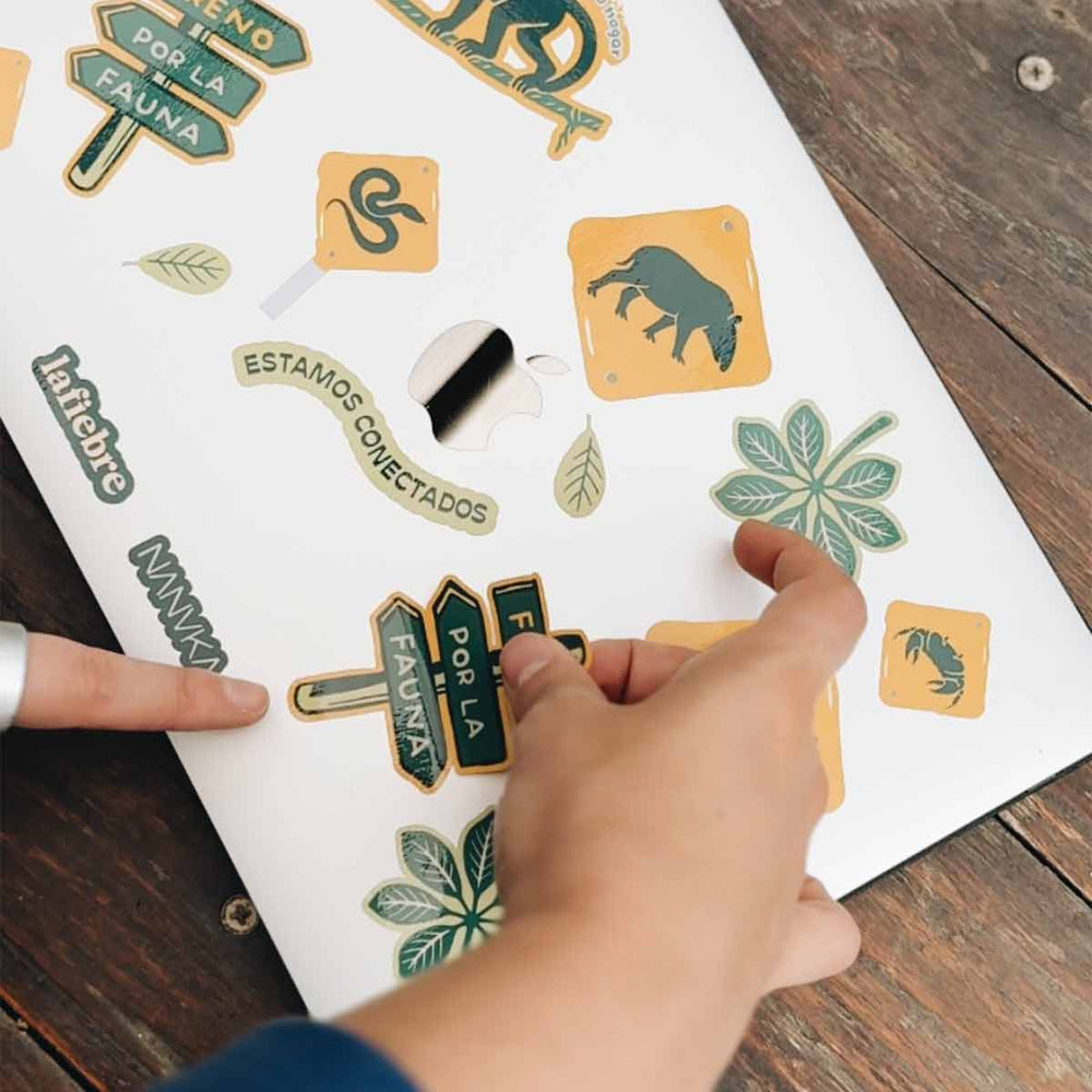 Lámina de stickers • Freno por la fauna La Fiebre de Viajar 