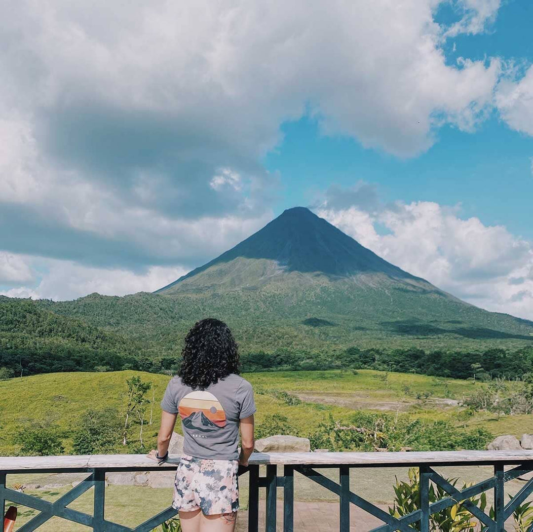 Arenal • Camisa Camisa La Fiebre de Viajar 